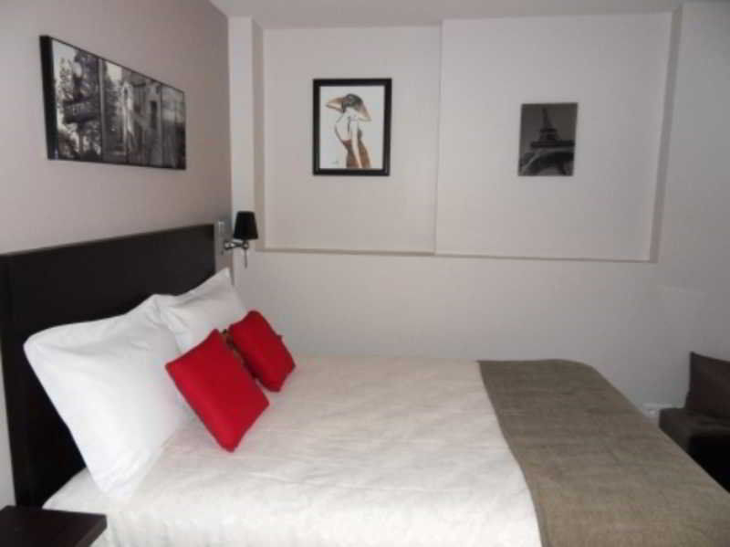 Le Figuier Hotel อีวรี-ซูร์-แซ็น ภายนอก รูปภาพ