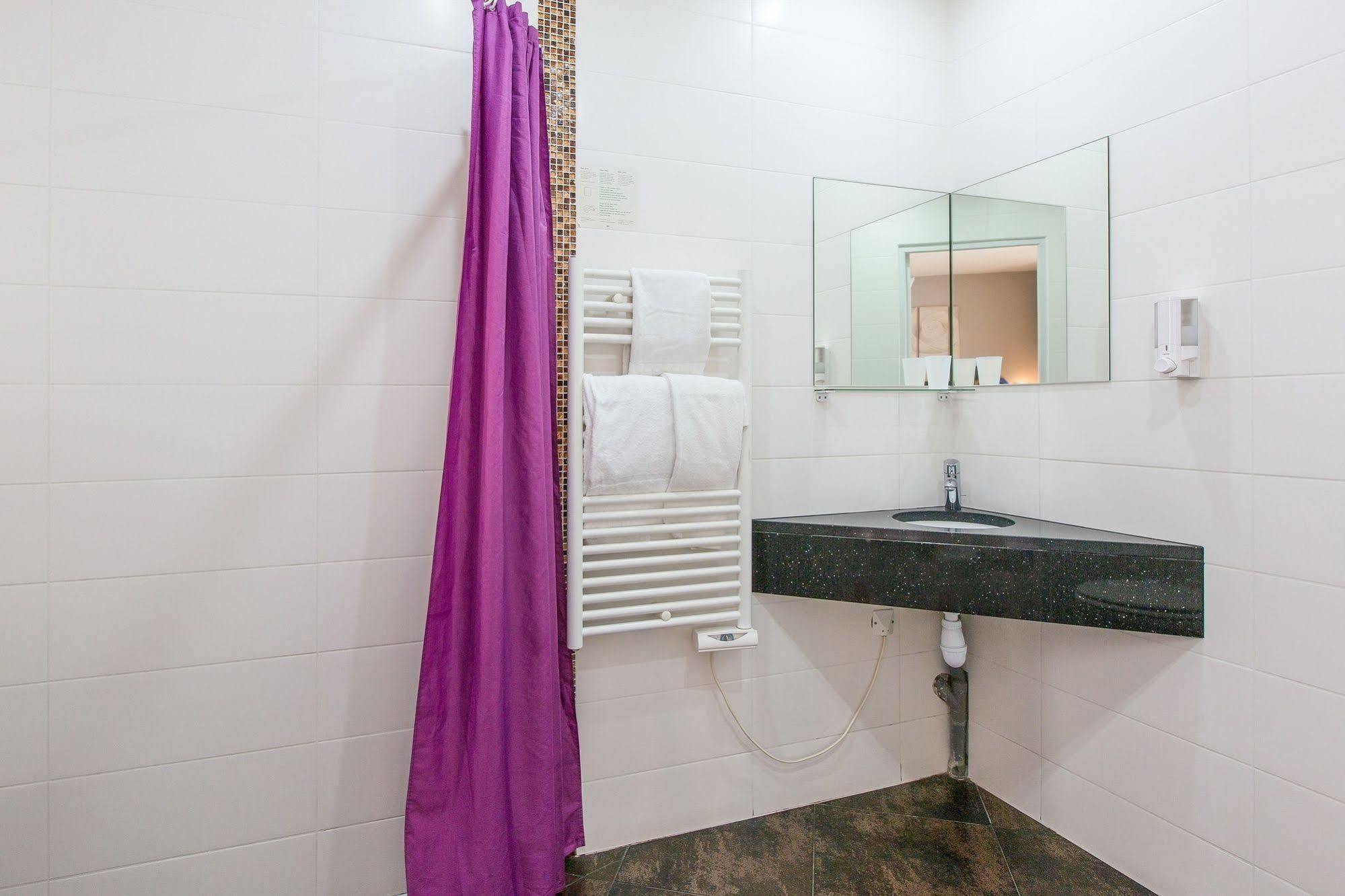 Le Figuier Hotel อีวรี-ซูร์-แซ็น ภายนอก รูปภาพ